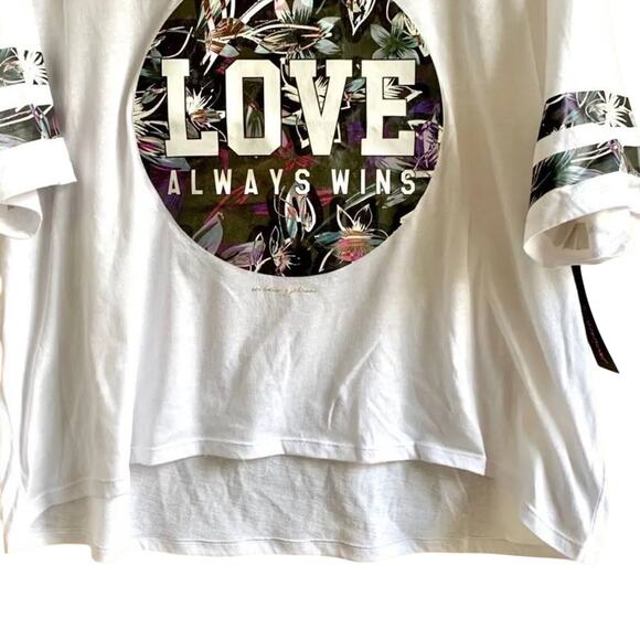 Betsey Johnson Love Varsity Boyfriend Tee White, Size 1X, Pride 2023 - Picture 7 of 12